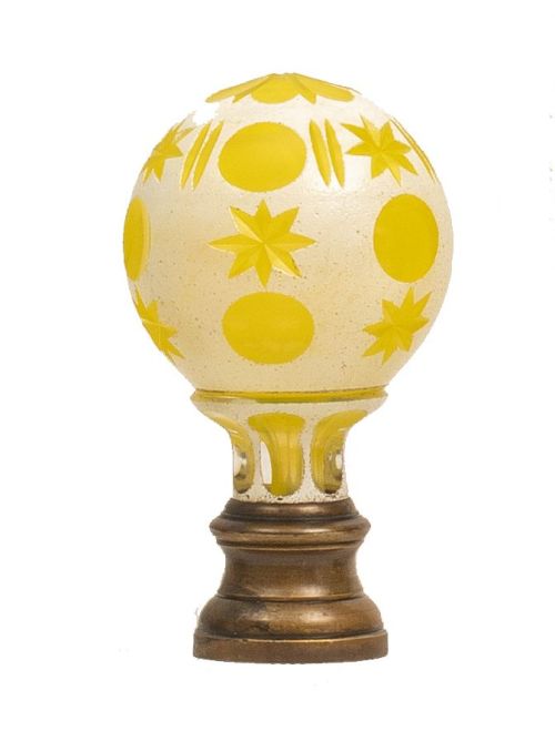 Remate de escalera de cristal amarillo y opalina con decora