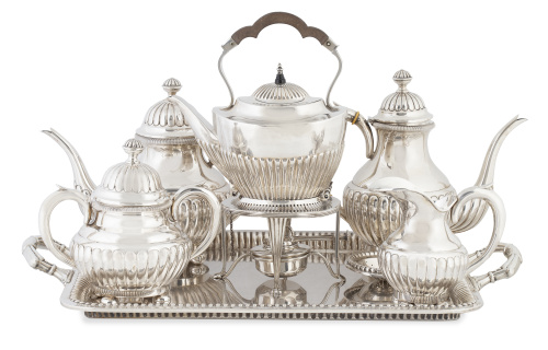 Juego de café y té de plata de estilo Jorge III. Con marcas