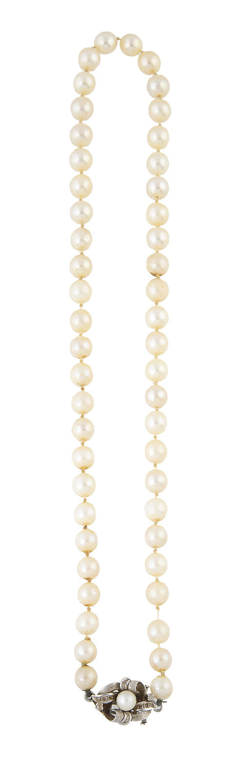 Collar de un hilo de perlas cultivadas con cierre en forma 