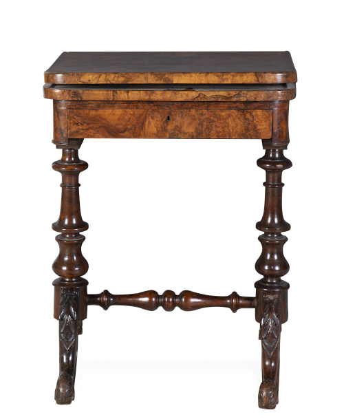 Mesa de juego victoriana de madera de raíz y varias maderas