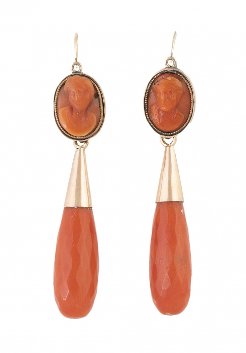 Pendientes largos de coral S. XIX con camafeos y perillas f