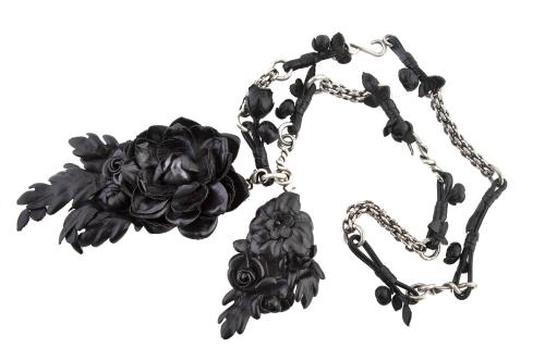 Cinturón BOTTEGA VENETA edición limitada, con diseño de gra