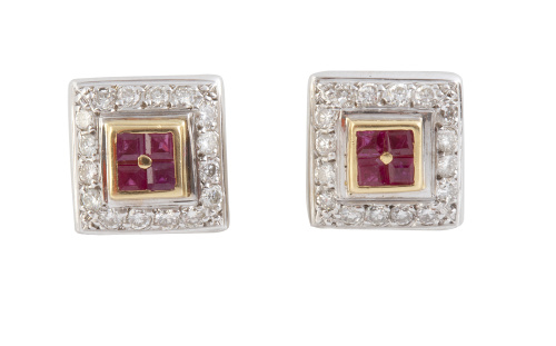 Pendientes cuadrados con cuatro rubíes talla carré y con or
