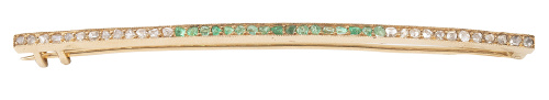 Broche en forma de barra arqueada de pp. S XX, con esmerald