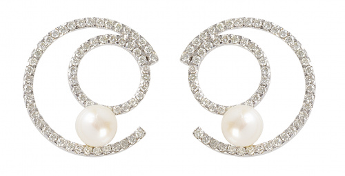  Pendientes de brillantes círculo y "C"exterior adornados c