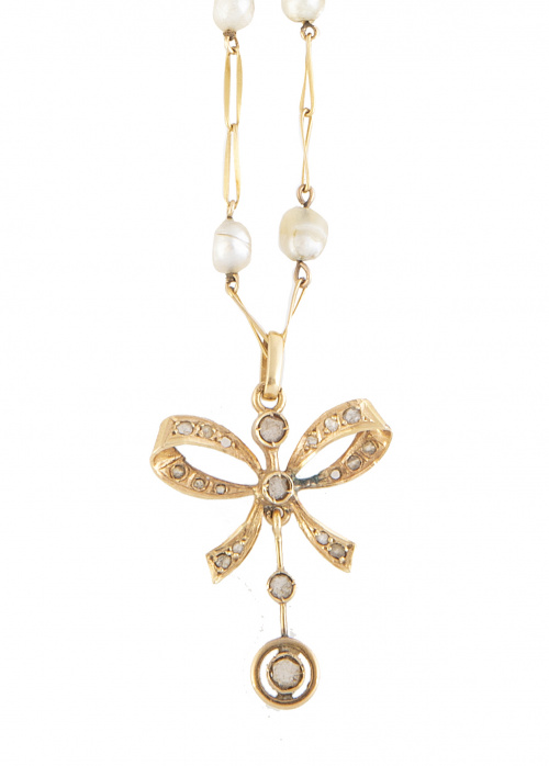 Pendentif de pp. S. XX con centro de lazada de diamantes y 
