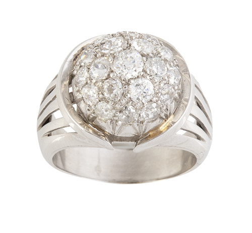 Sortija años 30 con semiesfera cuajada de brillantes de tal