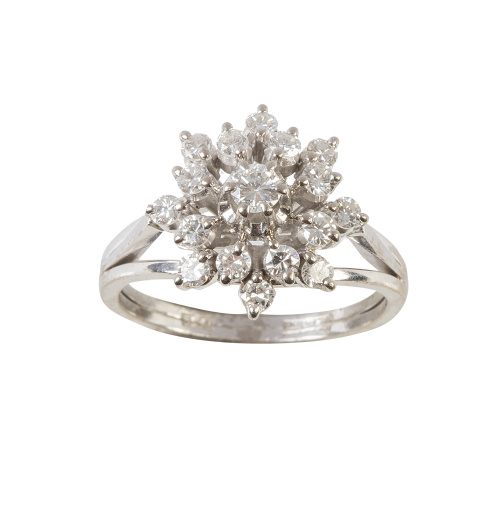  Sortija con diseño de flor de brillantes a diferentes altu