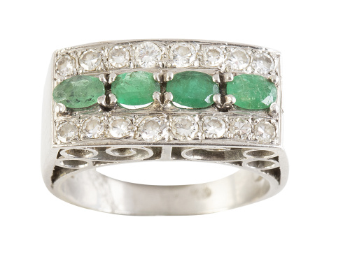 Sortija Art-Decó de frente rectangular, con cuatro esmerald