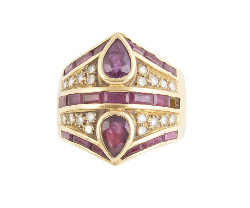 Sortija ancha de rubíes y brillantes con dos perillas de ru