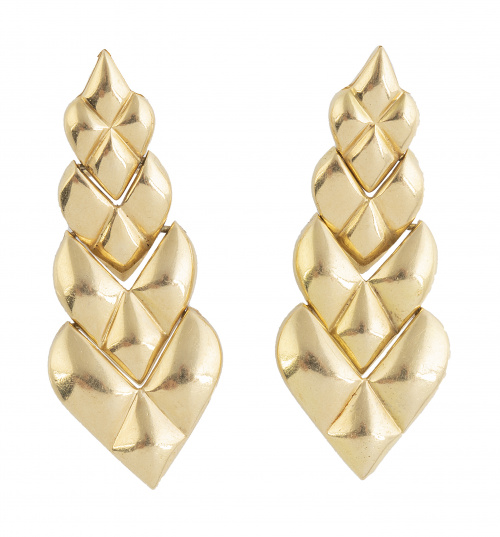 Pendientes largos tipo corbata con piezas a modo de grano d