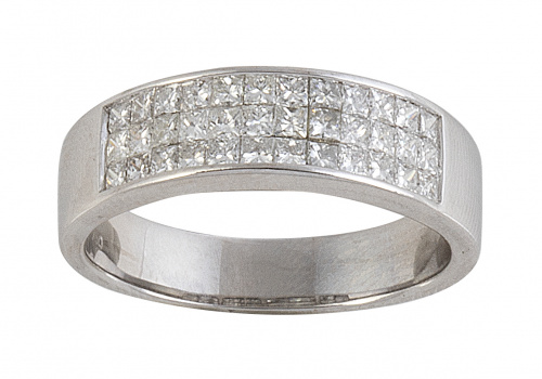 Sortija con tres líneas de diamantes talla princesa con eng