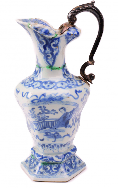 Pequeño jarrón en porcelana esmaltada en azul cobalto Compa