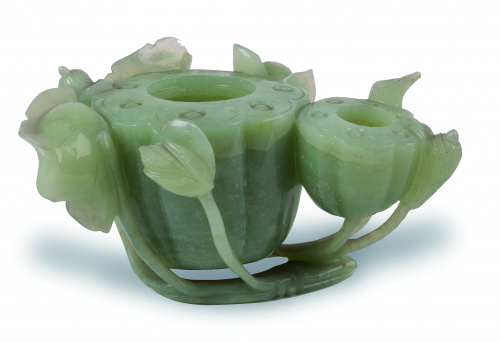 Recipiente para agua en jade con forma vegetal.China, ffs.