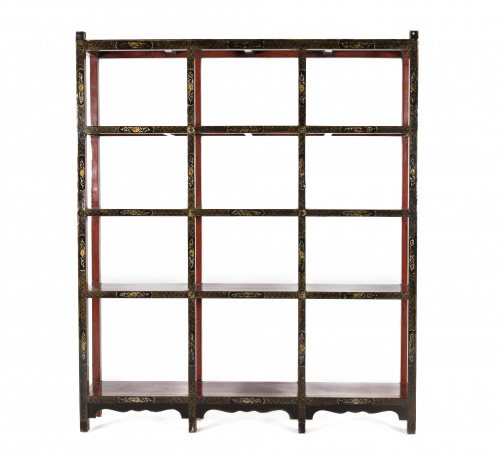 Estantería china en madera lacada en rojo y negro, con deco