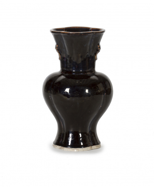 Florero black mirror en tono berenjenaChina, S. XVIII