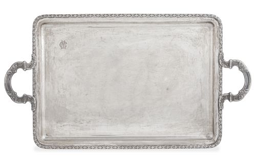 Bandeja rectangular de plata con asas e iniciales "MC" grab