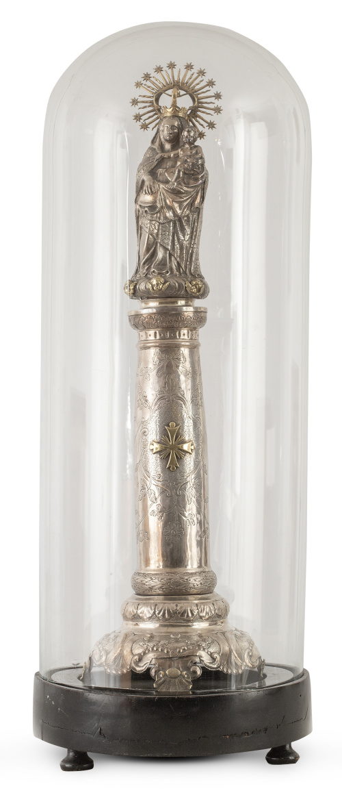 Virgen del Pilar de plata en su color y plata sobredorada. 