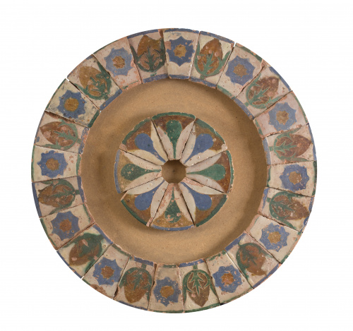 Treinta y dos azulejos de cerámica esmaltada de “arista”, c