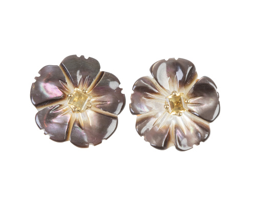 Pendientes flor de nácar con citrino central de talla carré