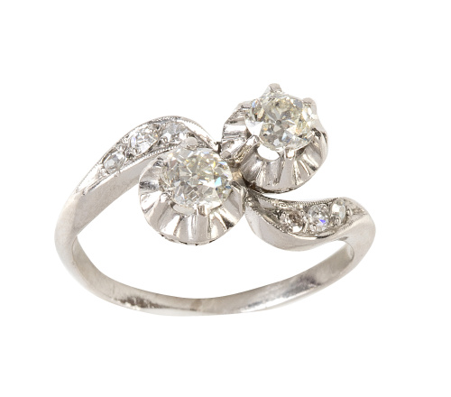 Sortija tu y yo de brillantes en montura de frente sinuoso 