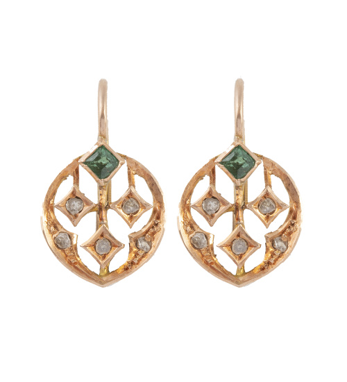 Pendientes circulares con tres rombos de diamante central y