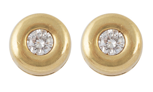 Pendientes dormilonas con chatón de brillante central en ma