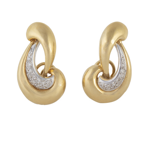 Pendientes de oro y brillantes con diseño de lágrimas entre