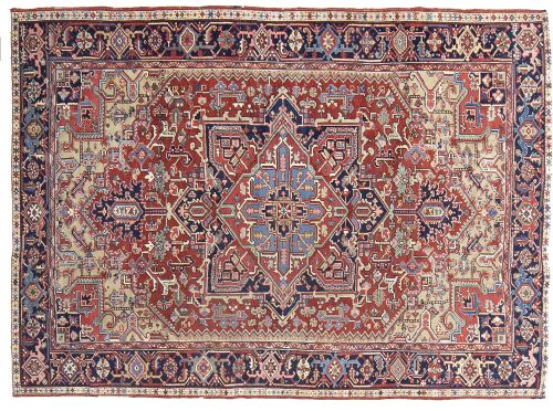 Antigua alfombra Heris, con decoración geométrica de campo 