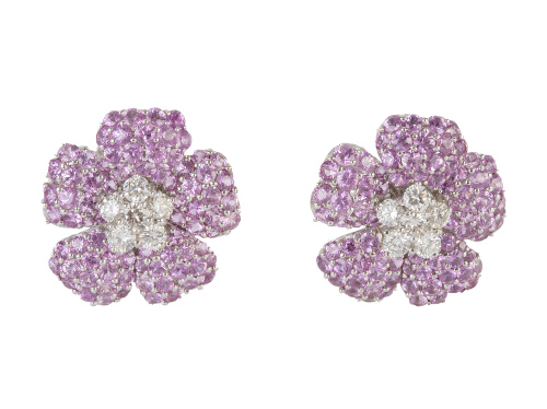 Pendientes flor con rosetón central de brillantes y pétalos