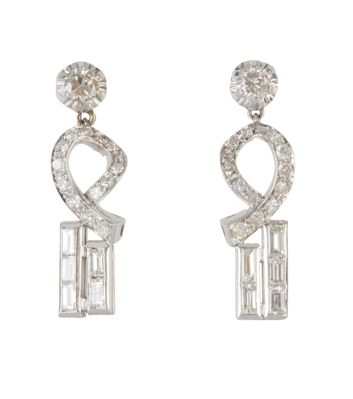 Pendientes largos de diamantes baguette y brillantes estilo