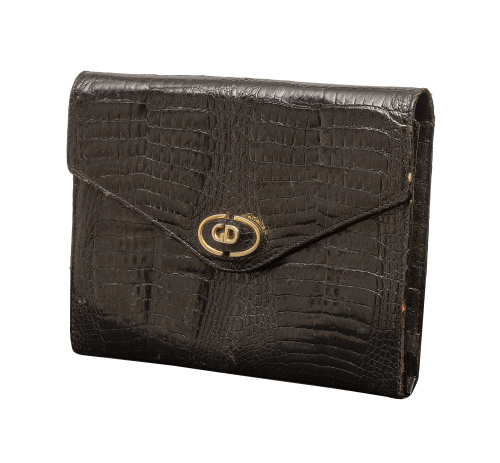 Cluth piel de cocodrilo negro con cadena interior