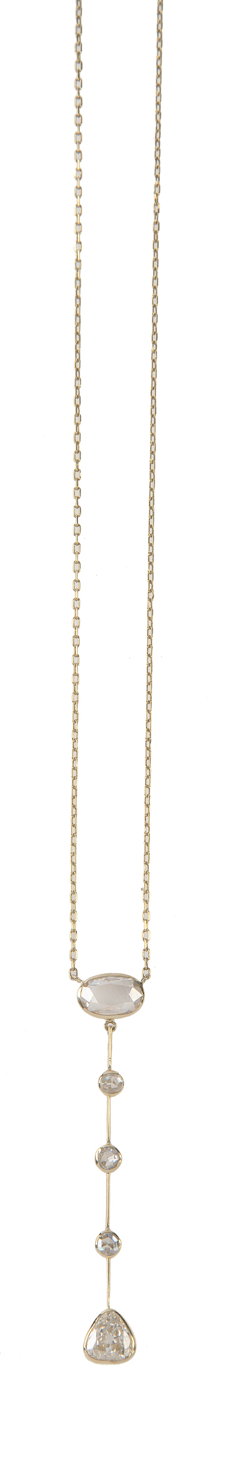 Pendientif con diamante triangular que pende de barra de ch