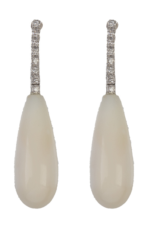 Pendientes largos con perilla de coral piel de ángel que pe