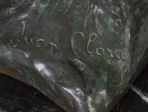 Juan Clará Ayats (1875 - 1958)."Niña comiendo galleta con