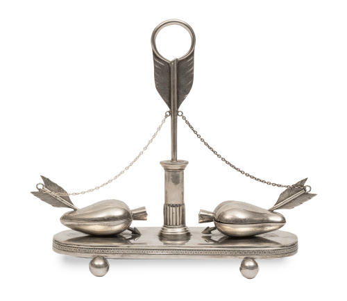 Especiero de plata, los recipientes con forma de corazón co