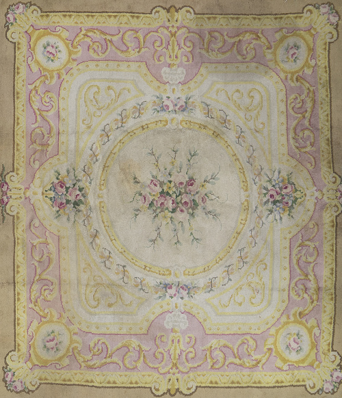 Alfombra en lana de nudo  español, con campo beige y enefa 