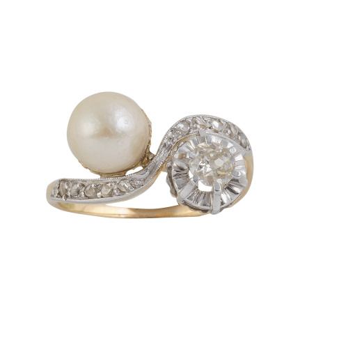 Sortija tu y yo de pp. S. XX con brillante y perla entre lí