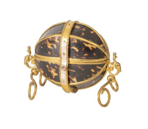 Perfumero en forma de huevo de carey montado en bronce dora