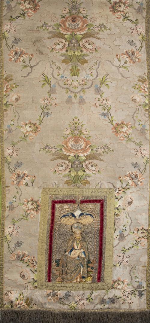 San Isidoro y Santa Florentina.Pareja de tejidos de casul