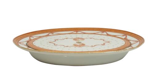 Fuente oval con escurridera de porcelana esmaltada en dorad