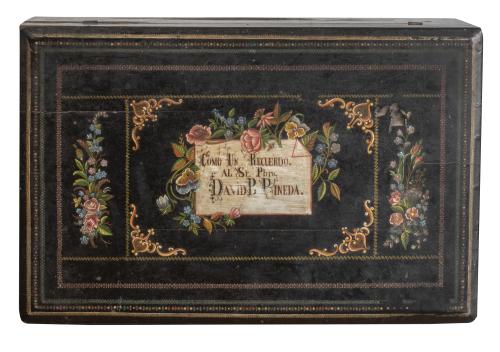 Caja de madera lacada con decoración de escenas de campo, m