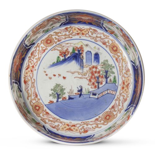 Cuenco de porcelana esmaltada en azul, rojo y dorado, de es