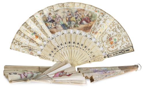 Lote de cuatro abanicos: papel pintado con aplicación de do