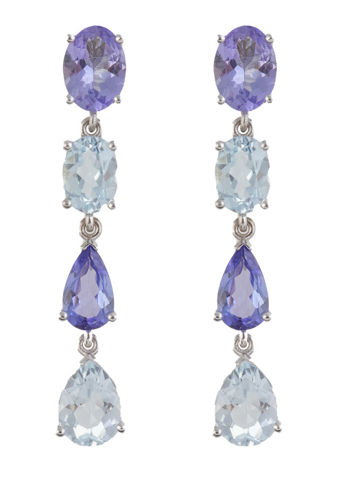 Pendientes largos de tanzanitas y topacios alternos de dife