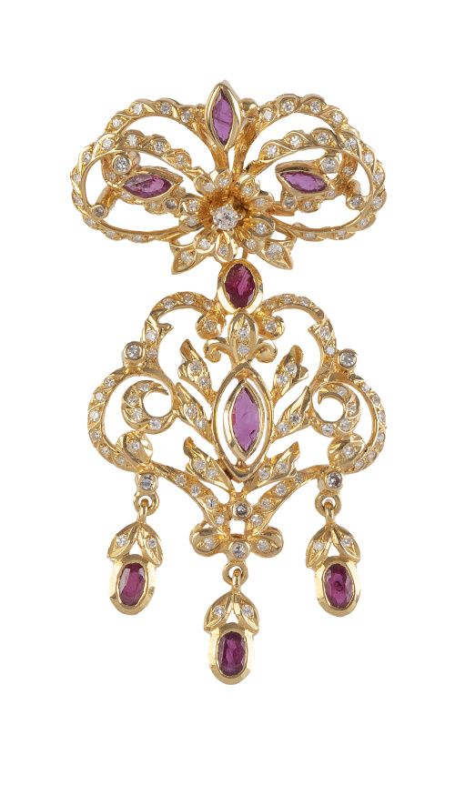 Broche de rubíes talla marquisse y brillantes con dos cuerp