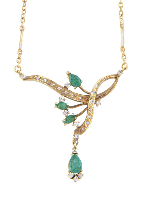 Collar con centro de brillantes y esmeraldas con diseño de 