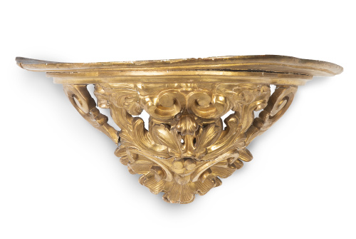 Ménsula de madera tallada y dorada.S. XIX.