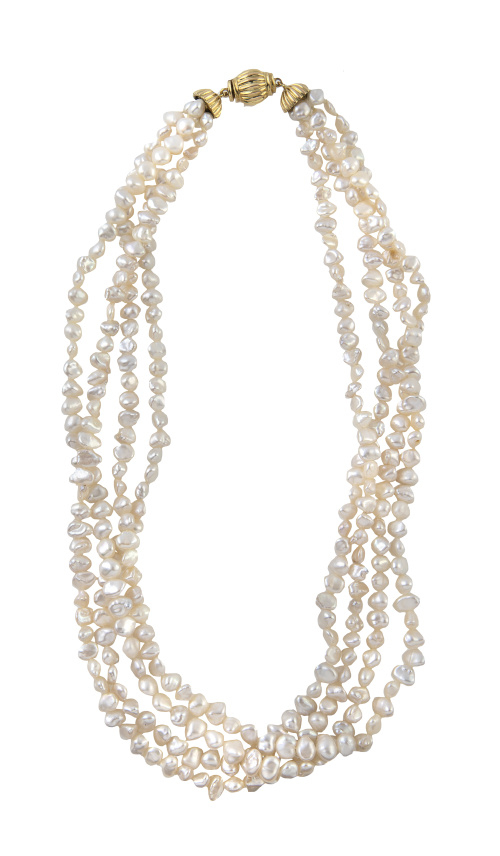 Collar de cuatro hilos de perlas  de agua dulce con cierre 