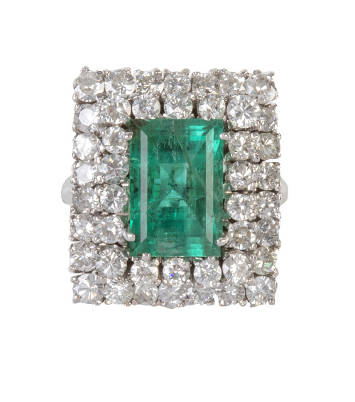 Sortija de esmeralda talla esmralda de 5 ct aprox con doble